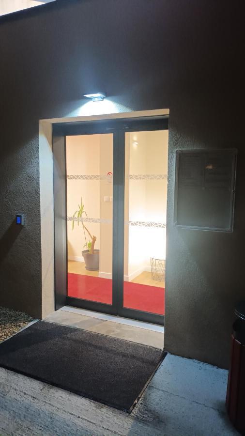 Le Petit Logis Hotel Beaumont-en-Veron Luaran gambar