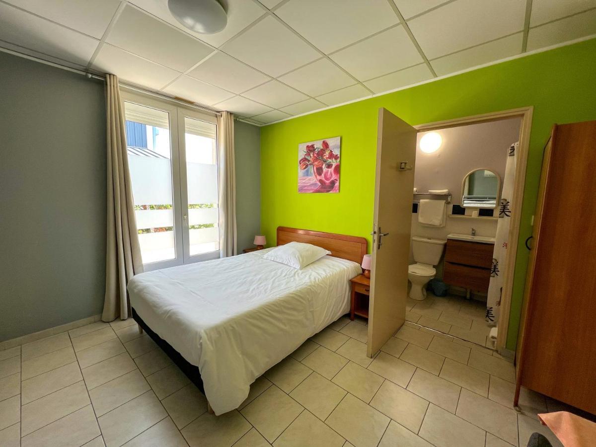 Le Petit Logis Hotel Beaumont-en-Veron Luaran gambar