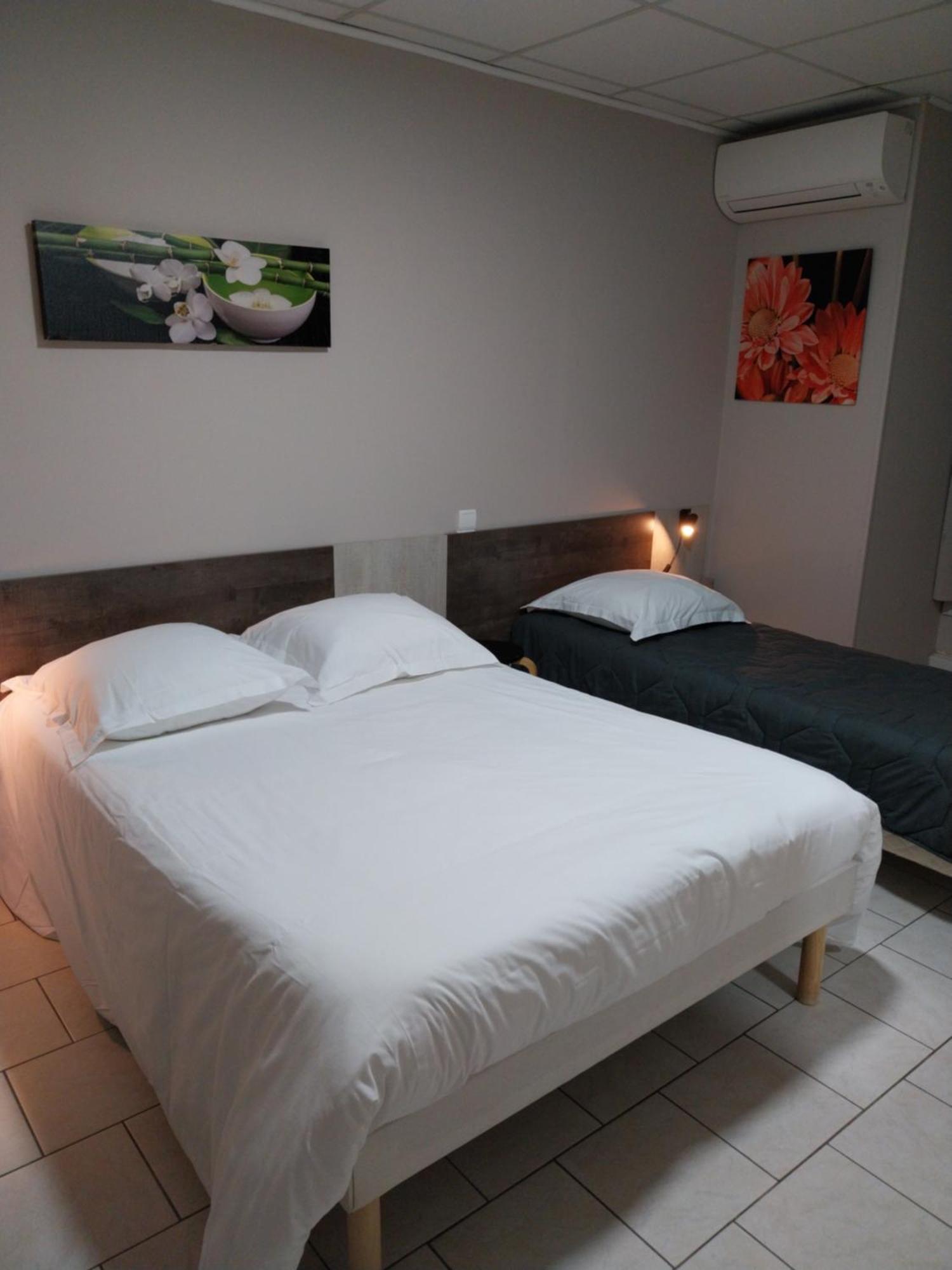 Le Petit Logis Hotel Beaumont-en-Veron Luaran gambar